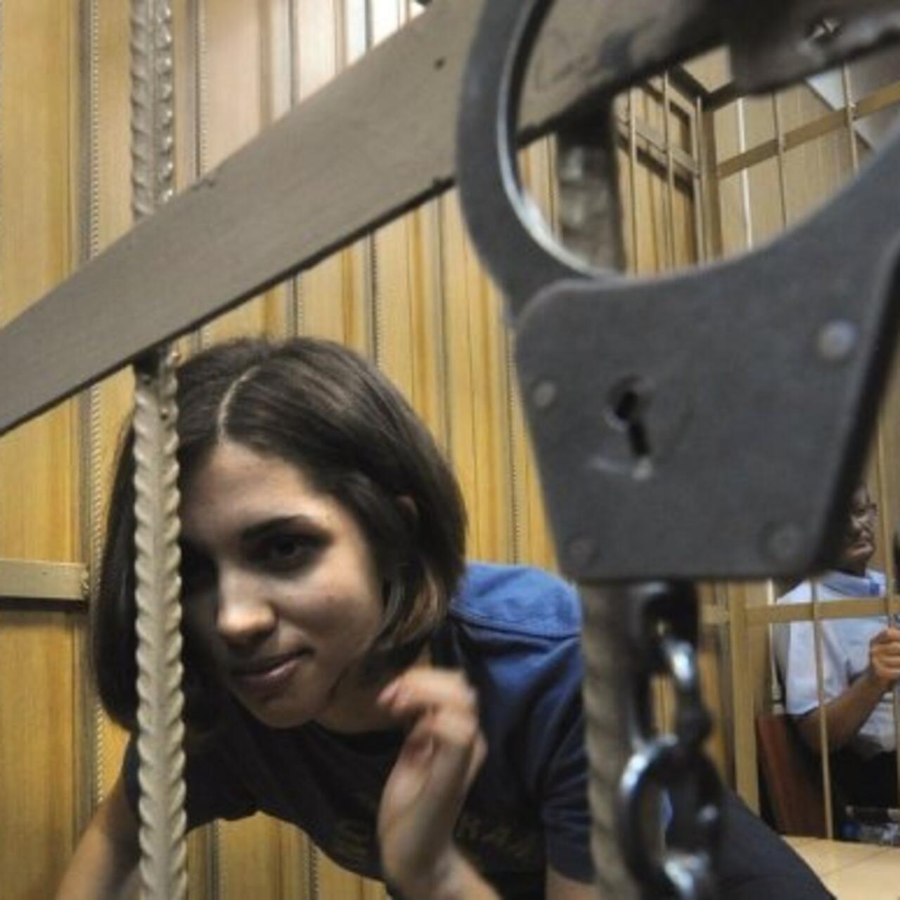 ミュージック ACT & PUNISHMENT: THE PUSSY RIOT TRIALS Pussy Riot co-founder starts Los Angeles prison performance